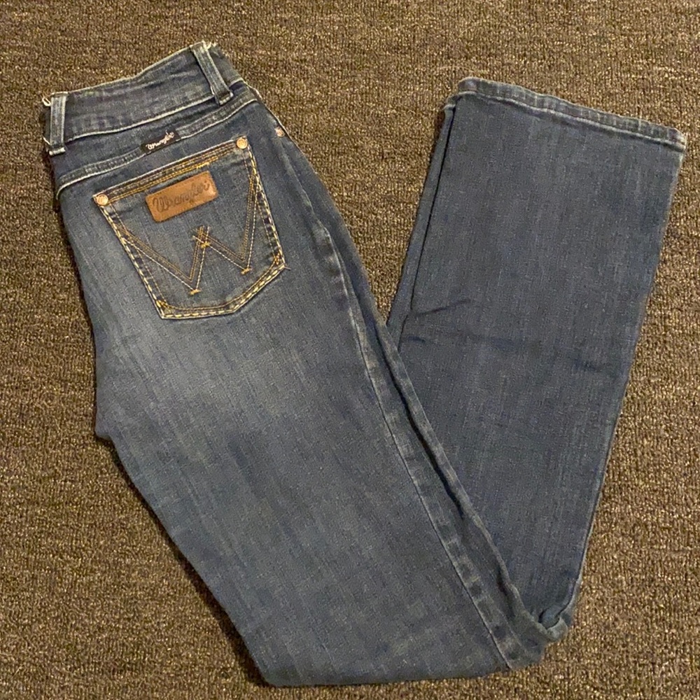 Women’s Wrangler bootcut jeans, size 5/6x34